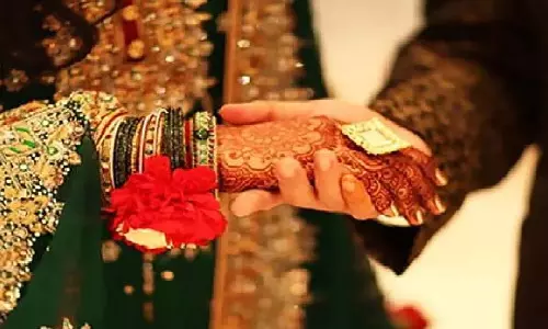 शिक्षिका ने शादीशुदा मुस्लिम युवक से कर ली निकाह, बवाल हो रहा शिक्षिका ने शादीशुदा मुस्लिम युवक से कर ली निकाह, बवाल हो रहा