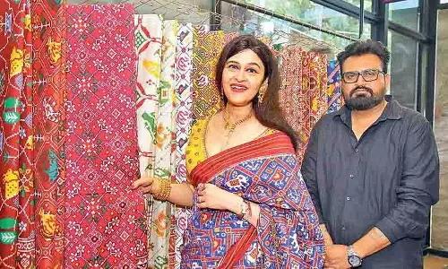 Hyderabad: डी संस पटोला कला प्रदर्शनी शुरू हुई