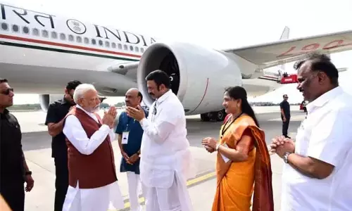 Andhra : प्रधानमंत्री मोदी गन्नावरम हवाईअड्डे पर पहुंचे Andhra : प्रधानमंत्री मोदी गन्नावरम हवाईअड्डे पर पहुंचे