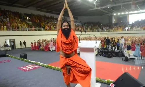 शारीरिक, मानसिक के लिए लाखों लोग पतंजलि योग की ओर क्यों कर रहे रुख