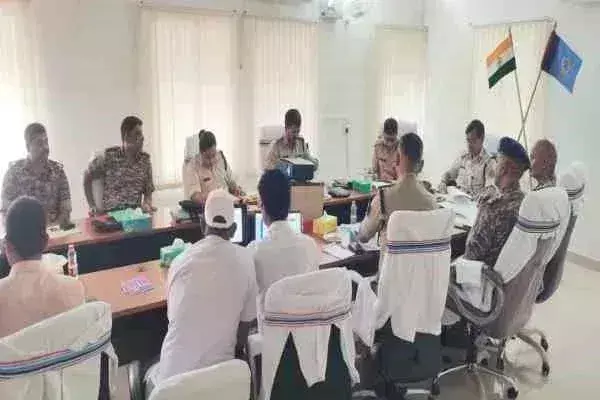 Palamu: नक्सलियों की संपत्ति करें जब्त- आईजी Palamu: नक्सलियों की संपत्ति करें जब्त- आईजी