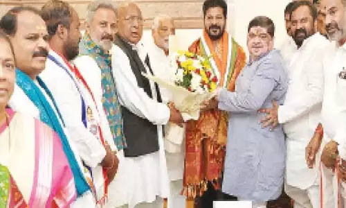 बीसी नेताओं ने सीएम रेवंत रेड्डी को बधाई दी