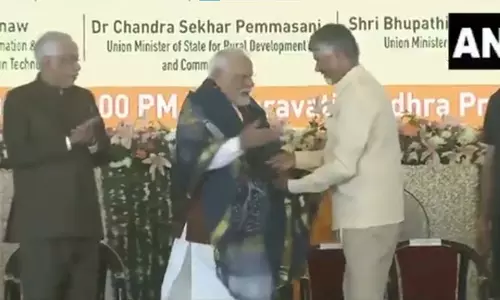 CM चंद्रबाबू नायडू ने कार्यक्रम में PM मोदी का किया स्वागत