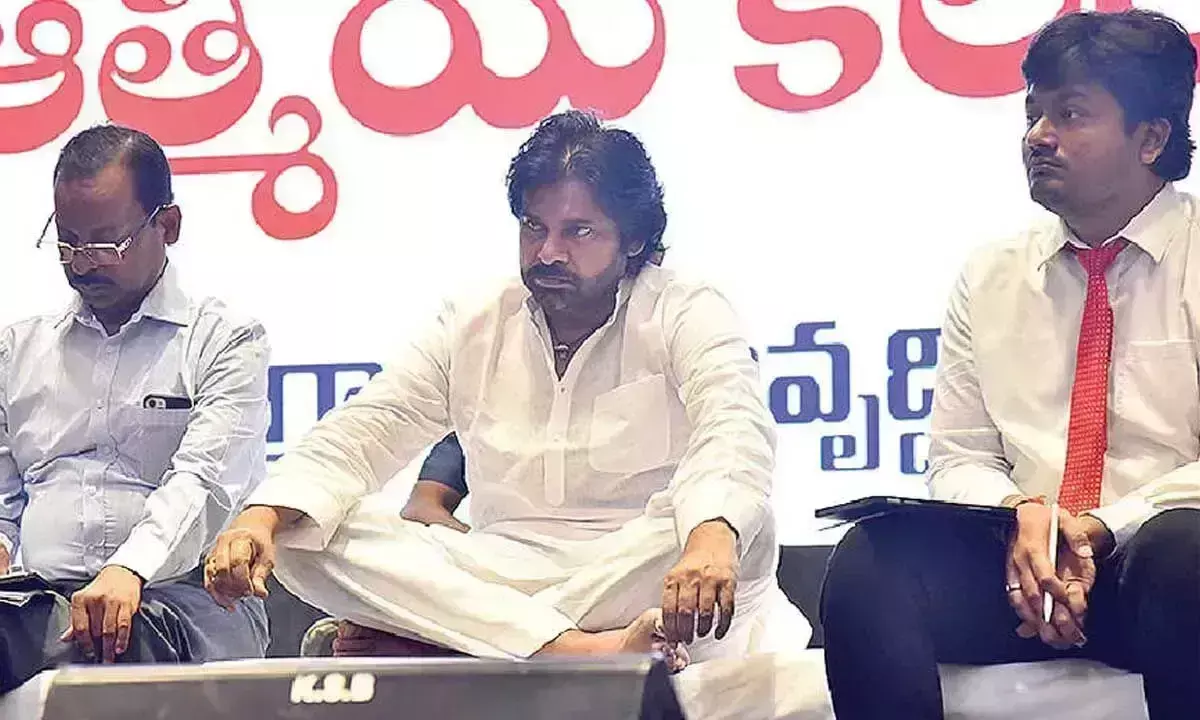 Andhra: पवन ने मनरेगा मजदूरों को श्रमिक घोषित किया