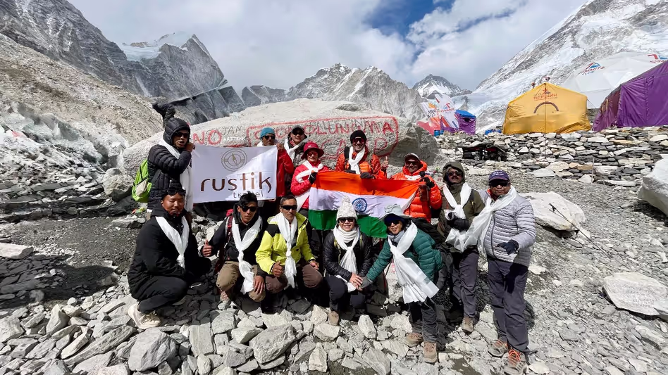 Arunachal : दो 50 वर्षीय महिलाओं ने एवरेस्ट बेस कैंप की चुनौतीपूर्ण चढ़ाई पूरी की