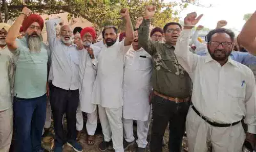 Ludhiana: श्रमिक संघों ने विरोध प्रदर्शन किया