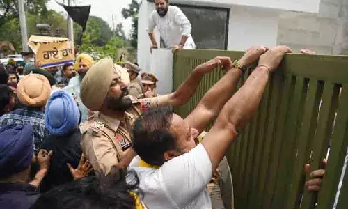 BBMB के आदेश पर आप-बीजेपी में तीखी नोकझोंक, गुस्सा भड़का BBMB के आदेश पर आप-बीजेपी में तीखी नोकझोंक, गुस्सा भड़का