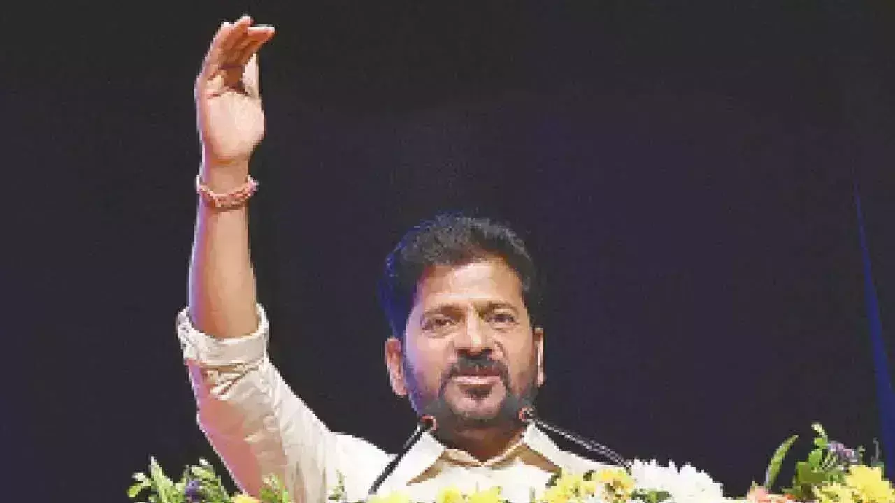 CM ने आरटीसी कर्मचारियों से हड़ताल वापस लेने और सरकार से बातचीत करने का आग्रह किया CM ने आरटीसी कर्मचारियों से हड़ताल वापस लेने और सरकार से बातचीत करने का आग्रह किया