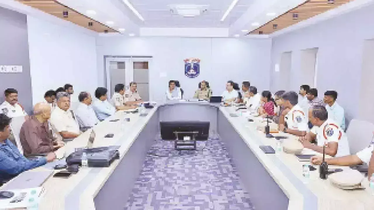 Telangana: शहरी गतिशीलता समाधान पर विचार-विमर्श सत्र आयोजित Telangana: शहरी गतिशीलता समाधान पर विचार-विमर्श सत्र आयोजित