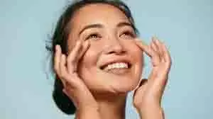 Skin Care: तैलीय त्वचा आपको गर्मियों में देगी फ्रेश और मुलायम चेहरा Skin Care: तैलीय त्वचा आपको गर्मियों में देगी फ्रेश और मुलायम चेहरा