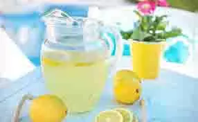 Lemon Water: गर्मियों में नींबू पानी बनाते समय ध्यान में रखें ये बातें, वरना खराब हो सकती है तबीयत Lemon Water: गर्मियों में नींबू पानी बनाते समय ध्यान में रखें ये बातें, वरना खराब हो सकती है तबीयत