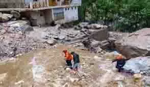 Jammu-Kashmir: बादल फटने और भूस्खलन से जनजीवन अस्त-व्यस्त Jammu-Kashmir: बादल फटने और भूस्खलन से जनजीवन अस्त-व्यस्त