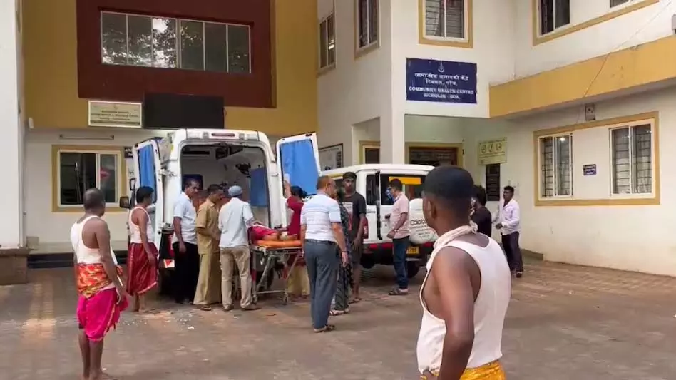 धार्मिक यात्रा में भगदड़ मचने से 6 लोगों की मौत, कई घायल धार्मिक यात्रा में भगदड़ मचने से 6 लोगों की मौत, कई घायल