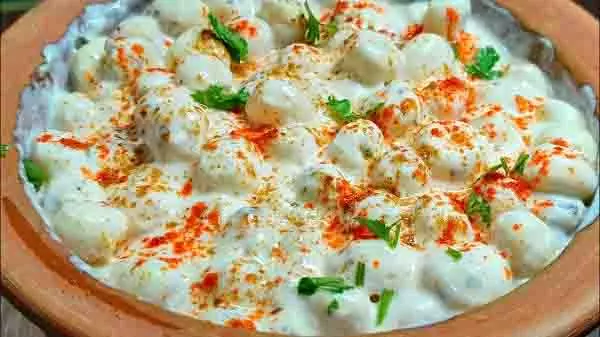 Makhana Raita : स्वाद और सेहत से भरपूर है मखाना रायता, फटाफट बनाएं ये आसान रेसिपी Makhana Raita : स्वाद और सेहत से भरपूर है मखाना रायता, फटाफट बनाएं ये आसान रेसिपी