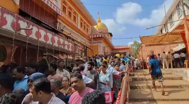 मंदिर में उत्सव के दौरान भगदड़ में 6 लोगों की मौत मंदिर में उत्सव के दौरान भगदड़ में 6 लोगों की मौत