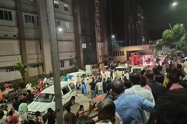 कोझिकोड मेडिकल कॉलेज अस्पताल में शॉर्ट सर्किट: दम घुटने से चार मरीजों की मौत कोझिकोड मेडिकल कॉलेज अस्पताल में शॉर्ट सर्किट: दम घुटने से चार मरीजों की मौत