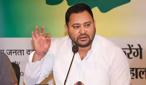 जाति जनगणना सामाजिक न्याय का पहला कदम, तेजस्वी यादव ने पीएम मोदी को लिखा पत्र जाति जनगणना सामाजिक न्याय का पहला कदम, तेजस्वी यादव ने पीएम मोदी को लिखा पत्र