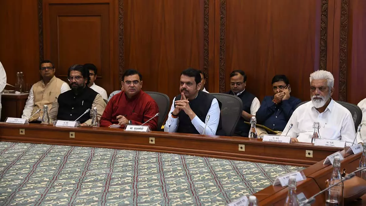 Maharashtra : सरकार ने पुराने भूमि रिकॉर्ड को हटाने के लिए जीवंत 7/12 का दूसरा चरण शुरू किया Maharashtra : सरकार ने पुराने भूमि रिकॉर्ड को हटाने के लिए जीवंत 7/12 का दूसरा चरण शुरू किया