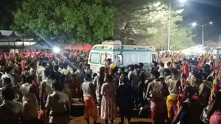 GOA: लैराई देवी जात्रा में भगदड़ में छह लोगों की मौत, दर्जनों घायल GOA: लैराई देवी जात्रा में भगदड़ में छह लोगों की मौत, दर्जनों घायल