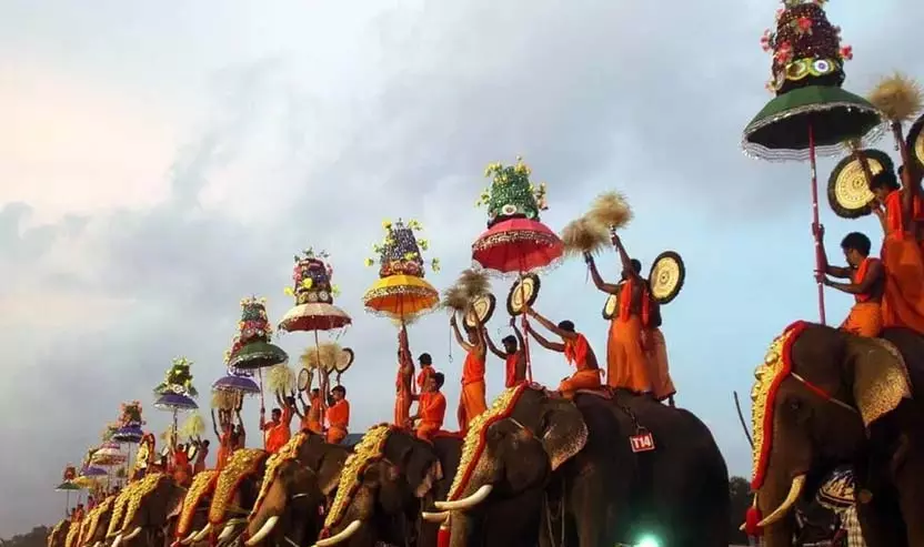 Thrissur पूरम के लिए तैयार: कलेक्टर, सिटी पुलिस कमिश्नर ने प्रमुख स्थलों का निरीक्षण किया Thrissur पूरम के लिए तैयार: कलेक्टर, सिटी पुलिस कमिश्नर ने प्रमुख स्थलों का निरीक्षण किया