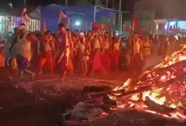 Goa: जात्रा उत्सव में भगदड़, शिरगांव मंदिर में 7 श्रद्धालुओं की जान गई Goa: जात्रा उत्सव में भगदड़, शिरगांव मंदिर में 7 श्रद्धालुओं की जान गई