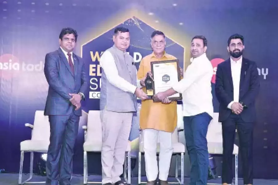 ISTS को महिलाओं के लिए सर्वश्रेष्ठ इंजीनियरिंग कॉलेज का पुरस्कार मिला ISTS को महिलाओं के लिए सर्वश्रेष्ठ इंजीनियरिंग कॉलेज का पुरस्कार मिला