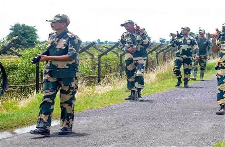 Jammu-Kashmir: LOC पर फिर भड़की बारूद की आग Jammu-Kashmir: LOC पर फिर भड़की बारूद की आग