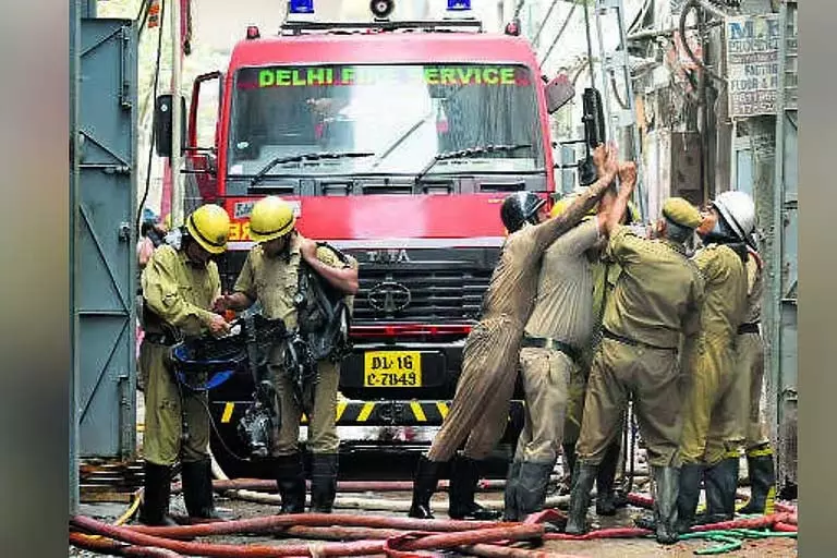 Delhi अग्निशमन सेवाओं में बड़े बदलाव होंगे: केंद्र Delhi अग्निशमन सेवाओं में बड़े बदलाव होंगे: केंद्र