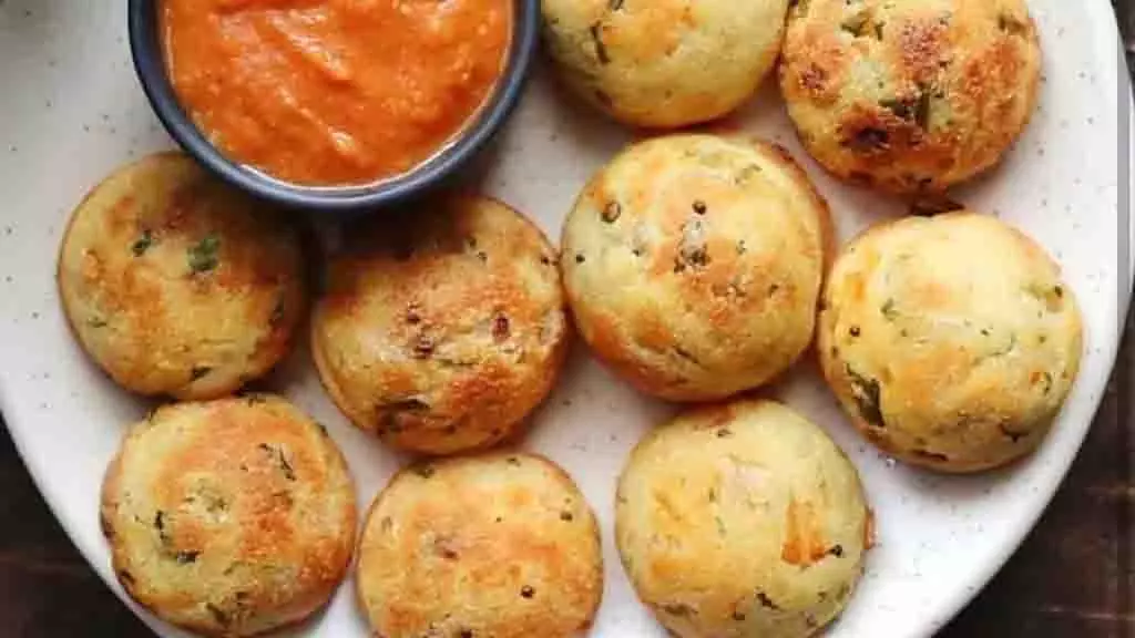Sooji Appe Recipe: नाश्ते में सर्व करें स्वादिष्ट सूजी के अप्पे Sooji Appe Recipe: नाश्ते में सर्व करें स्वादिष्ट सूजी के अप्पे