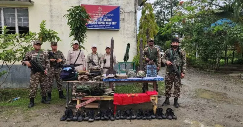 Manipur: उग्रवादी शिविर ध्वस्त, पीएलए के झंडे और हथियार बरामद Manipur: उग्रवादी शिविर ध्वस्त, पीएलए के झंडे और हथियार बरामद