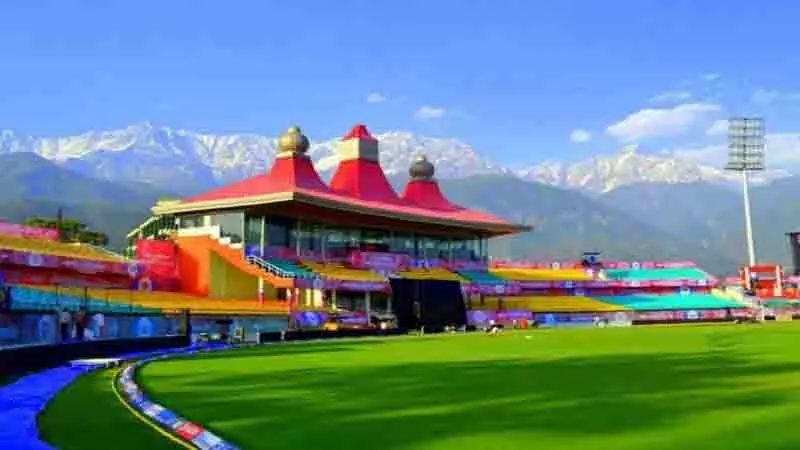 धर्मशाला में IPL मैच के लिए सोशल मीडिया पर टिकटों की कालाबाजारी का संदेह धर्मशाला में IPL मैच के लिए सोशल मीडिया पर टिकटों की कालाबाजारी का संदेह