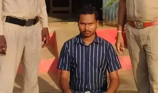 गृहमंत्री का PA बता रहा था खुद को, शातिर युवक गिरफ्तार गृहमंत्री का PA बता रहा था खुद को, शातिर युवक गिरफ्तार