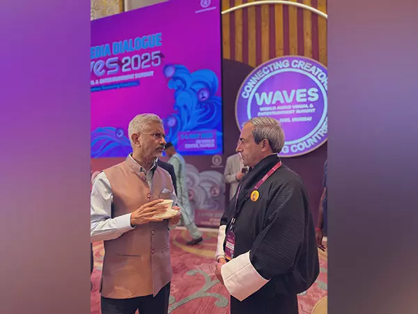 जयशंकर ने की WAVES Summit 2025 के अवसर पर भूटान के विदेश मंत्री से मुलाकात जयशंकर ने की WAVES Summit 2025 के अवसर पर भूटान के विदेश मंत्री से मुलाकात