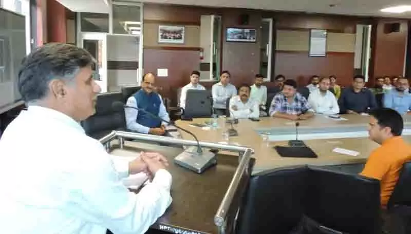 एआई छात्रों के कौशल के साथ-साथ उनके प्रोफाइल को भी बेहतर बनाएगा: VC Awasthi एआई छात्रों के कौशल के साथ-साथ उनके प्रोफाइल को भी बेहतर बनाएगा: VC Awasthi