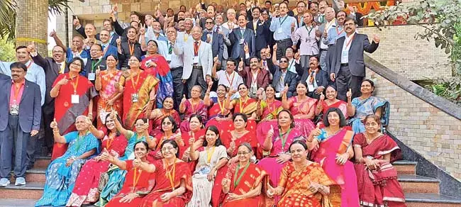 गुंटूर मेडिकल कॉलेज के लिए पूर्व छात्रों का समर्थन गुंटूर मेडिकल कॉलेज के लिए पूर्व छात्रों का समर्थन