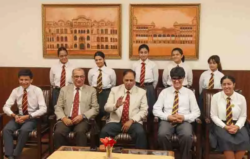 Chandigarh: स्कूल में कक्षा 12वीं और 10वीं के टॉपरों का सम्मान Chandigarh: स्कूल में कक्षा 12वीं और 10वीं के टॉपरों का सम्मान
