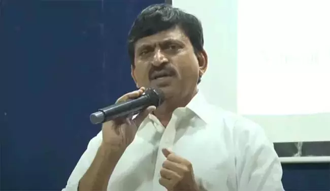 मकान केवल वास्तविक गरीबों को ही आवंटित किए जाने चाहिए इस पर कोई और बात नहीं है: मंत्री पोंगुलेटी मकान केवल वास्तविक गरीबों को ही आवंटित किए जाने चाहिए इस पर कोई और बात नहीं है: मंत्री पोंगुलेटी