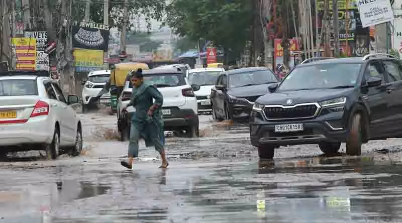 VIP रोड के निवासी ‘अनवरत’ सीवरेज मरम्मत से परेशान VIP रोड के निवासी ‘अनवरत’ सीवरेज मरम्मत से परेशान