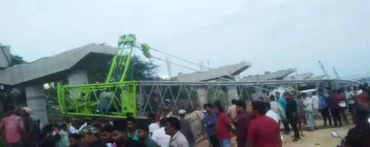 Cuttack में निर्माणाधीन पुल का स्लैब गिरने से तीन लोगों की मौत Cuttack में निर्माणाधीन पुल का स्लैब गिरने से तीन लोगों की मौत