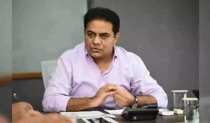 KT Rama Rao ने निजामाबाद सड़क दुर्घटना में मृत बहनों के परिवार को सहायता प्रदान की KT Rama Rao ने निजामाबाद सड़क दुर्घटना में मृत बहनों के परिवार को सहायता प्रदान की