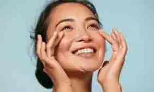 Skin Care: तैलीय त्वचा आपको गर्मियों में देगी फ्रेश और मुलायम चेहरा Skin Care: तैलीय त्वचा आपको गर्मियों में देगी फ्रेश और मुलायम चेहरा