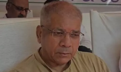 पाकिस्तान पर कार्रवाई के लिए केंद्र के पास राजनीतिक इच्छाशक्ति की कमी : प्रकाश अंबेडकर