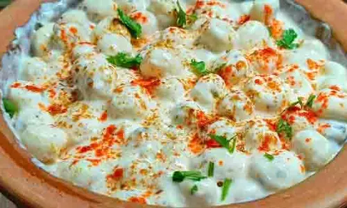 Makhana Raita : स्वाद और सेहत से भरपूर है मखाना रायता, फटाफट बनाएं ये आसान रेसिपी Makhana Raita : स्वाद और सेहत से भरपूर है मखाना रायता, फटाफट बनाएं ये आसान रेसिपी