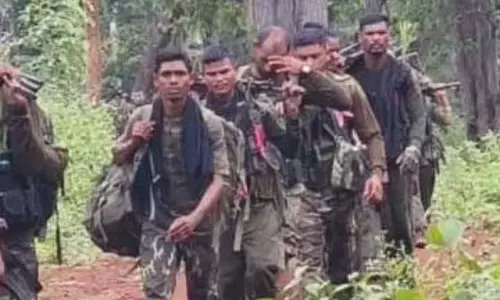 गरियाबंद में वर्दीधारी नक्सली मारा गया गरियाबंद में वर्दीधारी नक्सली मारा गया