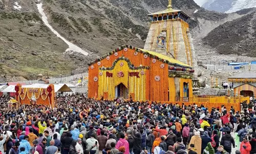 केदारनाथ में पहले दिन 30 हजार से ज्यादा श्रद्धालुओं ने किए दर्शन केदारनाथ में पहले दिन 30 हजार से ज्यादा श्रद्धालुओं ने किए दर्शन