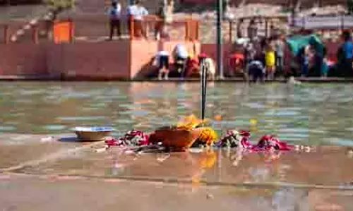Ganga Saptami 2025: आज गंगा सप्तमी के दिन करें इस चालीसा का पाठ, सभी कष्टों से मिलेगी मुक्ति Ganga Saptami 2025: आज गंगा सप्तमी के दिन करें इस चालीसा का पाठ, सभी कष्टों से मिलेगी मुक्ति