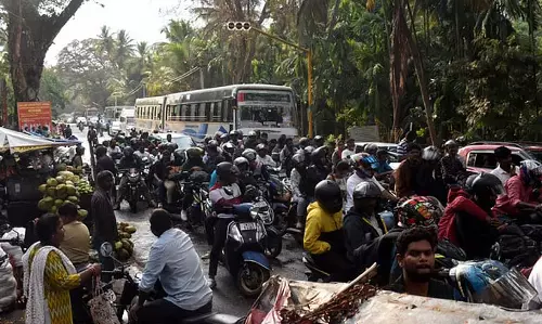 Cyberabad पुलिस ने नागरिकों से व्हाट्सएप के माध्यम से यातायात उल्लंघन की रिपोर्ट करने का आग्रह किया