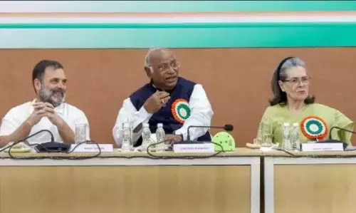 CWC ने जाति जनगणना के लिए रेवंत की प्रशंसा की CWC ने जाति जनगणना के लिए रेवंत की प्रशंसा की