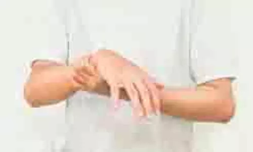 Acharya Balkrishna Health Tips :लकवा से राहत पाने के लिए अपनाएं ये घरेलू उपाय, जल्द दिखेगा असर