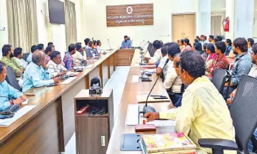 आयुक्त ने अधिकारियों को PGRS पर ध्यान केंद्रित करने का निर्देश दिया